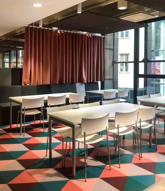 Kestävän ruokailun uusi aikakausi on täällä – UniCafen uudistunut ravintola tarjoaa eettistä arjen luksusta opiskelijabudjetilla