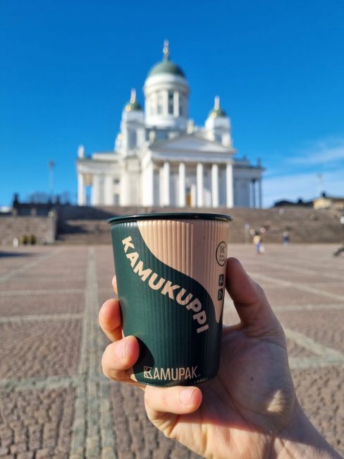 Jäähyväiset kertakäyttökupeille – pantillisten take away -kuppien pilotti saapuu UniCafe Kaivopihaan